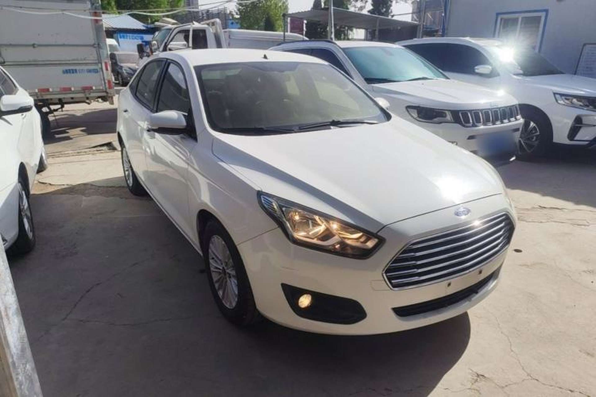 Used Ford Escort 2015 1.5L Automatic Comfort Edition Front Right 45 Deg