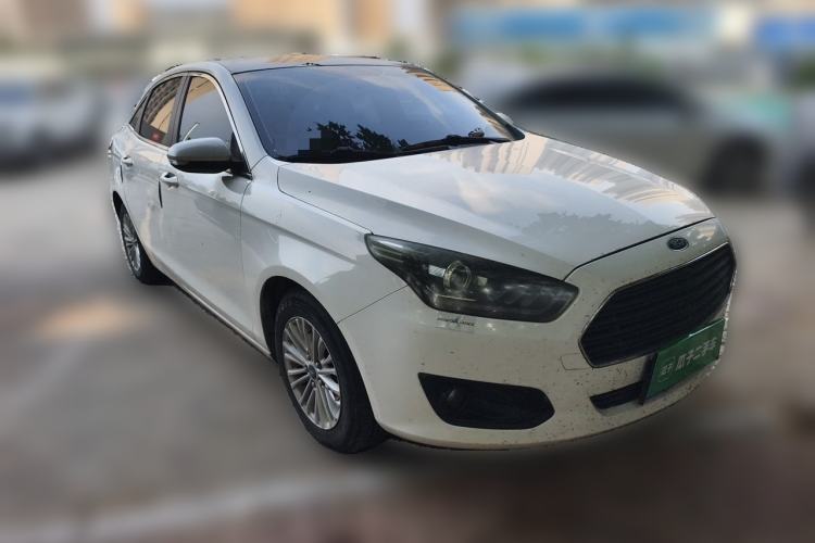 Used Ford Escort 2015 1.5L Manual Comfort Model Front Right 45 Deg