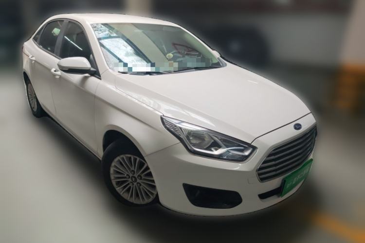 Used Ford Escort 2015 1.5L Automatic Comfort Edition Front Right 45 Deg