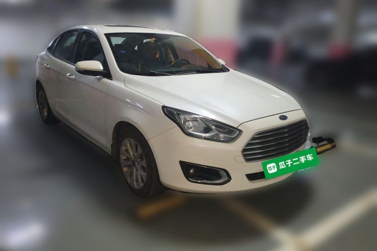 Used Ford Escort 2015 1.5L Automatic Fashion Model Front Right 45 Deg