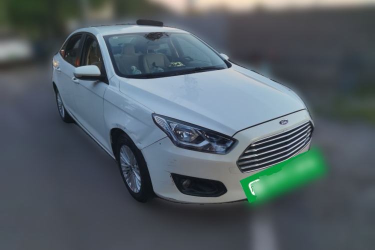 Used Ford Escort 2015 1.5L Manual Comfort Model Front Right 45 Deg