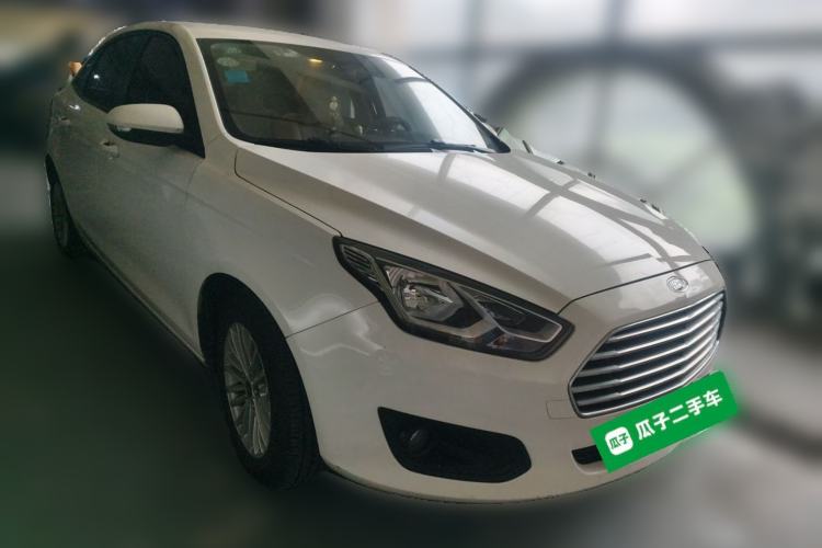 Used Ford Escort 2015 1.5L Automatic Comfort Edition Front Right 45 Deg
