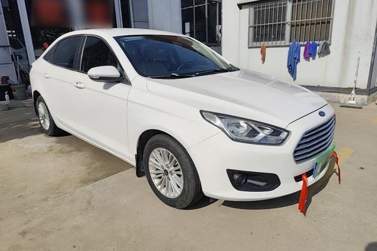 Used Ford Escort 2015 1.5L Automatic Comfort Edition Front Right 45 Deg