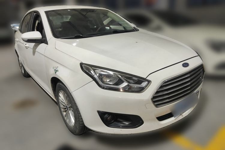 Used Ford Escort 2015 1.5L Automatic Comfort Edition Front Right 45 Deg