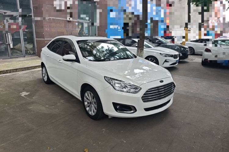 Used Ford Escort 2015 1.5L Automatic Fashion Model Front Right 45 Deg