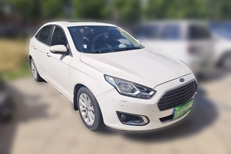 Used Ford Escort 2015 1.5L Automatic Fashion Model Front Right 45 Deg