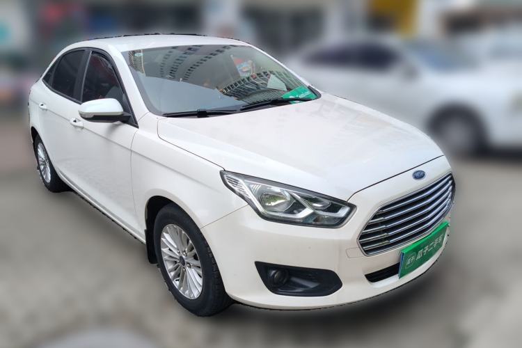 Used Ford Escort 2015 1.5L Automatic Comfort Edition Front Right 45 Deg