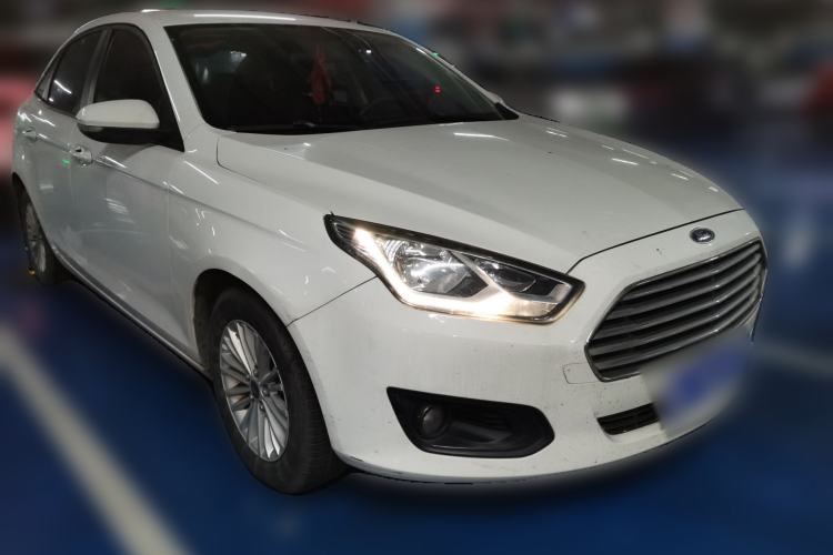 Used Ford Escort 2015 1.5L Manual Comfort Model Front Right 45 Deg