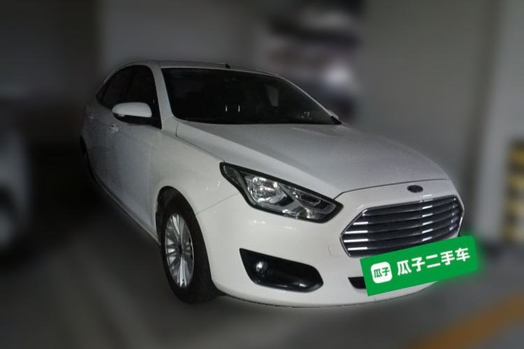 Used Ford Escort 2015 1.5L Automatic Comfort Edition Front Right 45 Deg