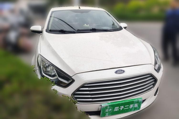 Used Ford Escort 2015 1.5L Manual Comfort Model Front Right 45 Deg