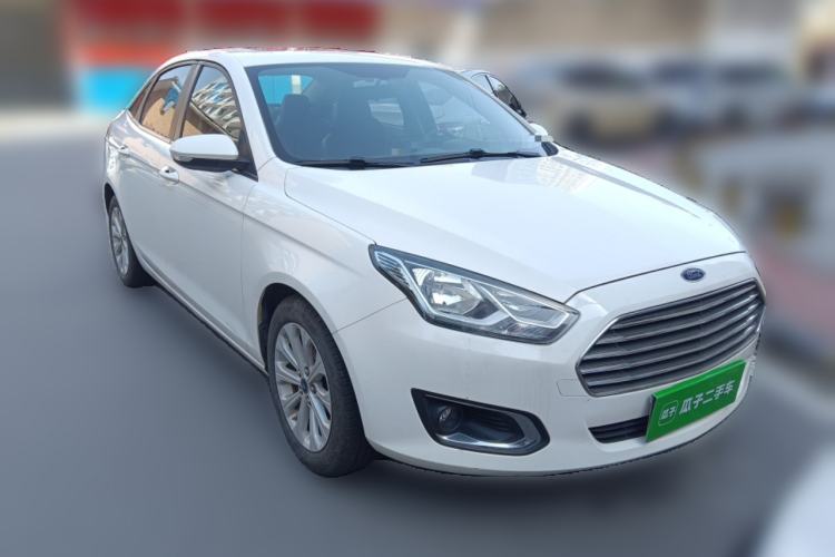 Used Ford Escort 2015 1.5L Automatic Fashion Model Front Right 45 Deg