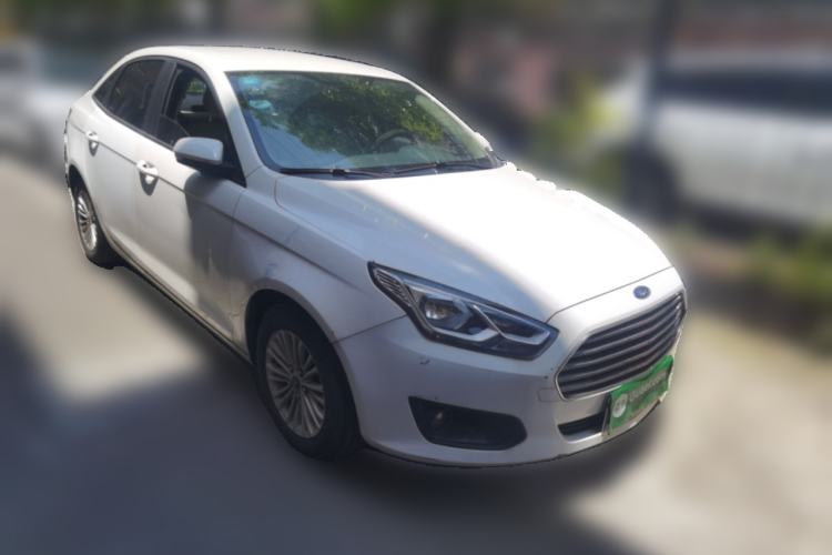 Used Ford Escort 2015 1.5L Manual Comfort Model Front Right 45 Deg