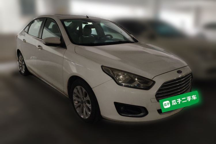 Used Ford Escort 2015 1.5L Automatic Fashion Model Front Right 45 Deg