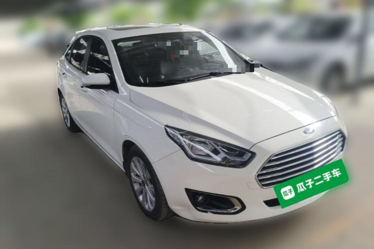 Used Ford Escort 2015 1.5L Manual Fashion Edition Front Right 45 Deg