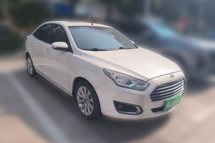 Used Ford Escort 2015 1.5L Automatic Fashion Model Front Right 45 Deg