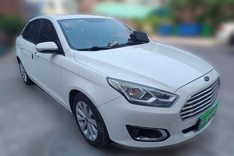 Used Ford Escort 2015 1.5L Automatic Fashion Model Front Right 45 Deg