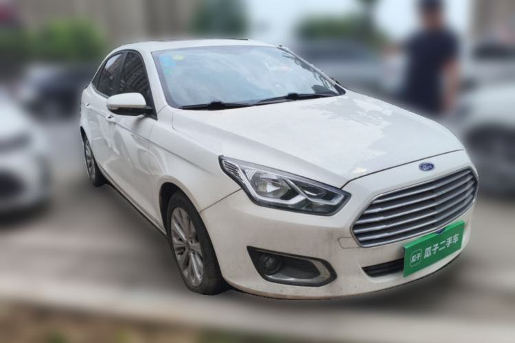Used Ford Escort 2015 1.5L Automatic Fashion Model Front Right 45 Deg