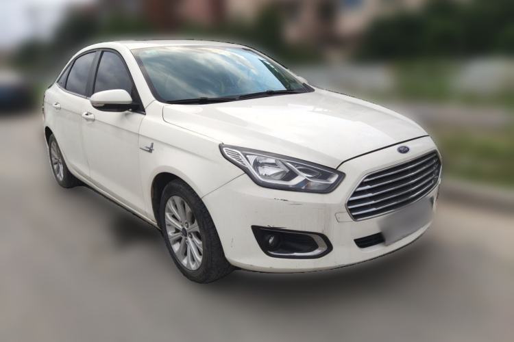 Used Ford Escort 2015 1.5L Automatic Fashion Model Front Right 45 Deg