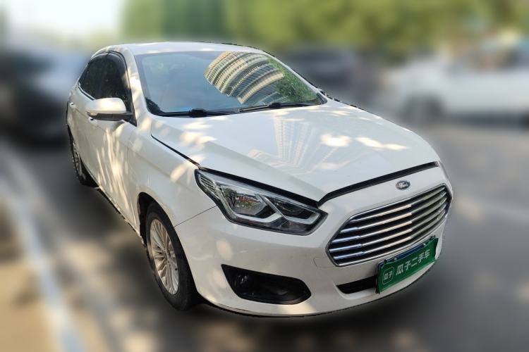 Used Ford Escort 2015 1.5L Manual Comfort Model Front Right 45 Deg