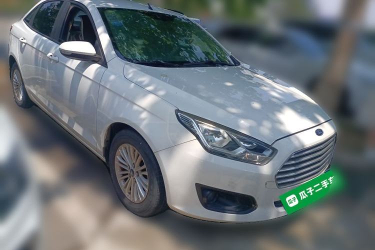 Used Ford Escort 2015 1.5L Automatic Comfort Edition Front Right 45 Deg