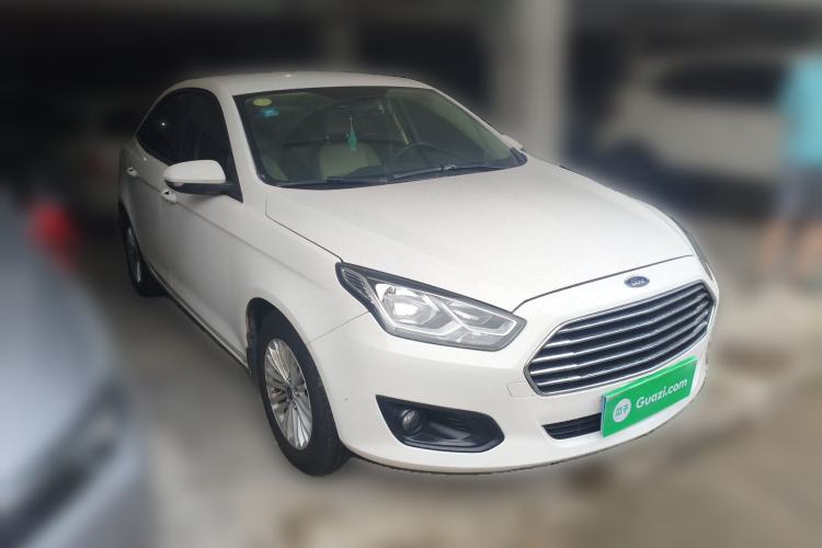 Used Ford Escort 2015 1.5L Automatic Comfort Edition Front Right 45 Deg