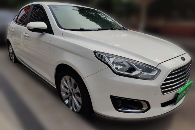 Used Ford Escort 2015 1.5L Automatic Fashion Model Front Right 45 Deg