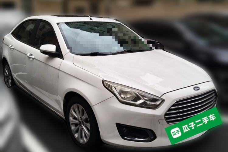 Used Ford Escort 2015 1.5L Automatic Fashion Model Front Right 45 Deg