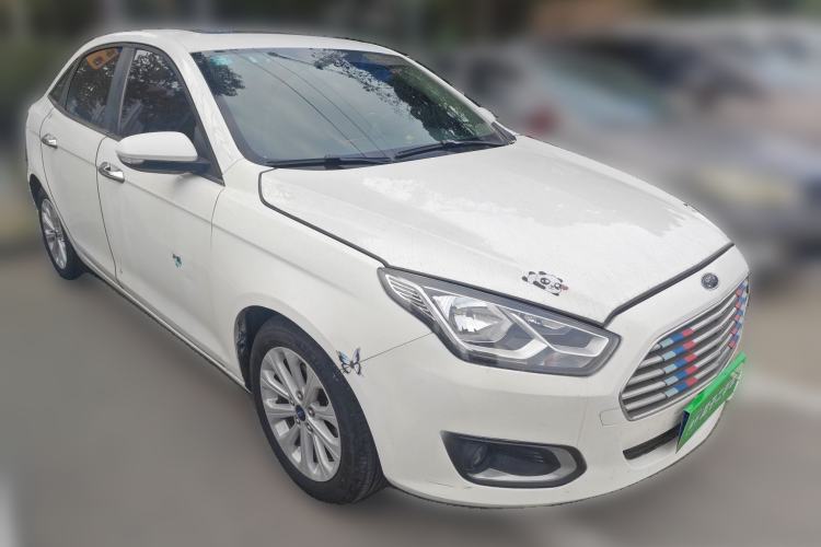 Used Ford Escort 2015 1.5L Automatic Fashion Model Front Right 45 Deg