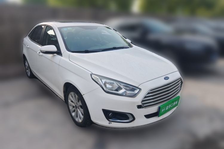 Used Ford Escort 2015 1.5L Automatic Fashion Model Front Right 45 Deg