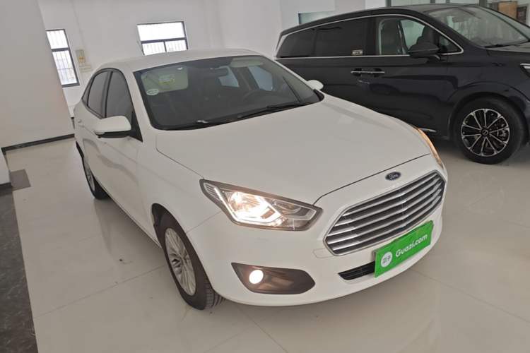 Used Ford Escort 2015 1.5L Automatic Comfort Edition Front Right 45 Deg