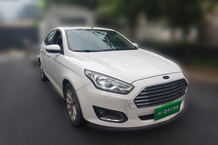 Used Ford Escort 2015 1.5L Automatic Fashion Model Front Right 45 Deg