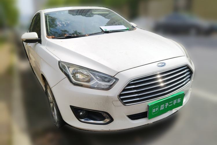 Used Ford Escort 2015 1.5L Automatic Fashion Model Front Right 45 Deg