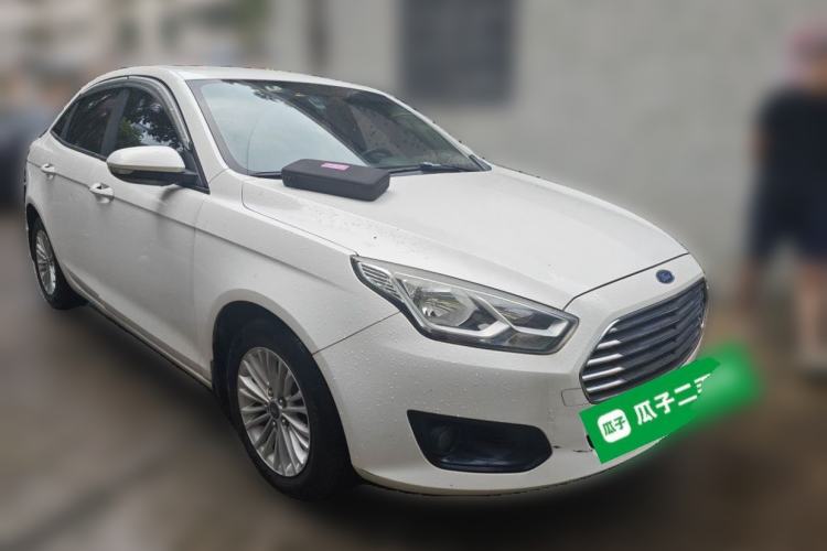Used Ford Escort 2015 1.5L Manual Comfort Model Front Right 45 Deg