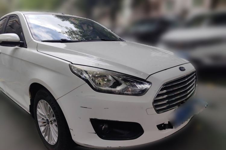 Used Ford Escort 2015 1.5L Automatic Comfort Edition Front Right 45 Deg