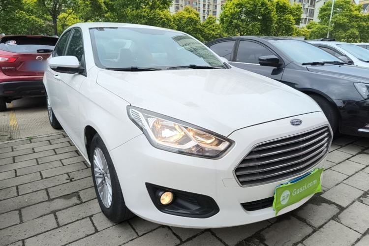 Used Ford Escort 2015 1.5L Automatic Comfort Edition Front Right 45 Deg