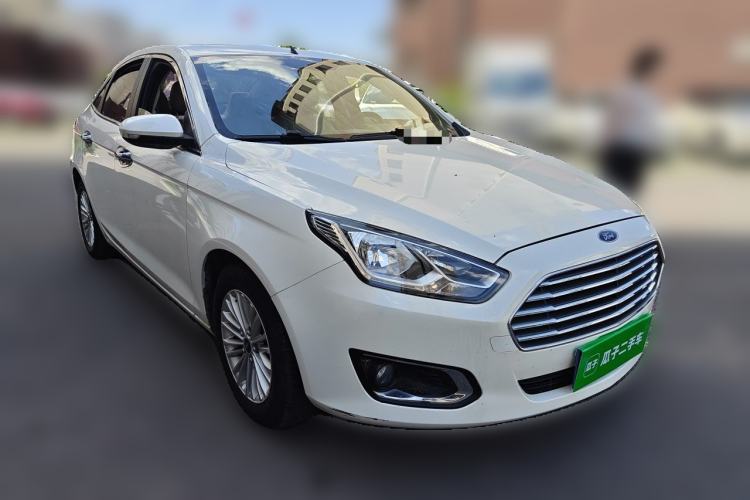 Used Ford Escort 2015 1.5L Manual Comfort Model Front Right 45 Deg