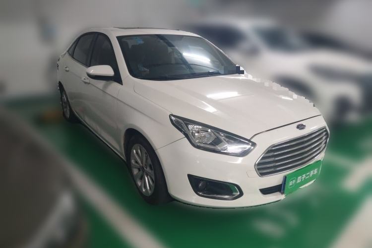 Used Ford Escort 2015 1.5L Automatic Fashion Model Front Right 45 Deg