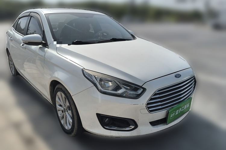 Used Ford Escort 2015 1.5L Automatic Fashion Model Front Right 45 Deg