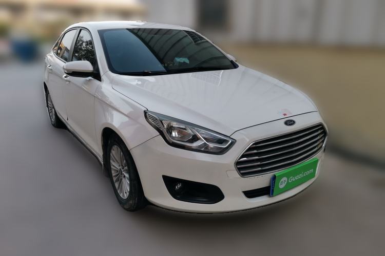 Used Ford Escort 2015 1.5L Manual Comfort Model Front Right 45 Deg
