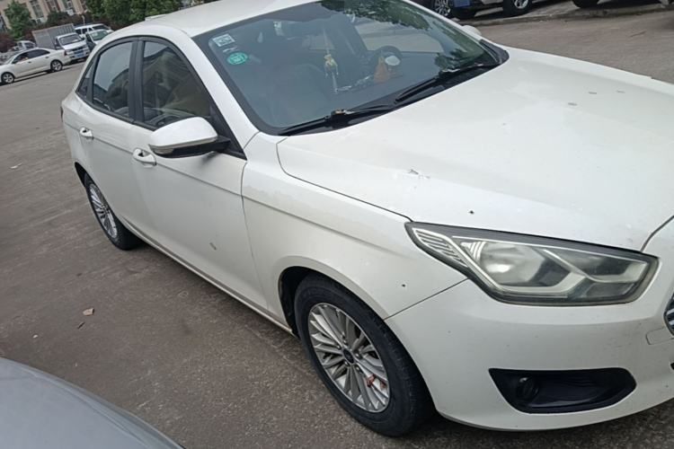 Used Ford Escort 2015 1.5L Automatic Comfort Edition Front Right 45 Deg