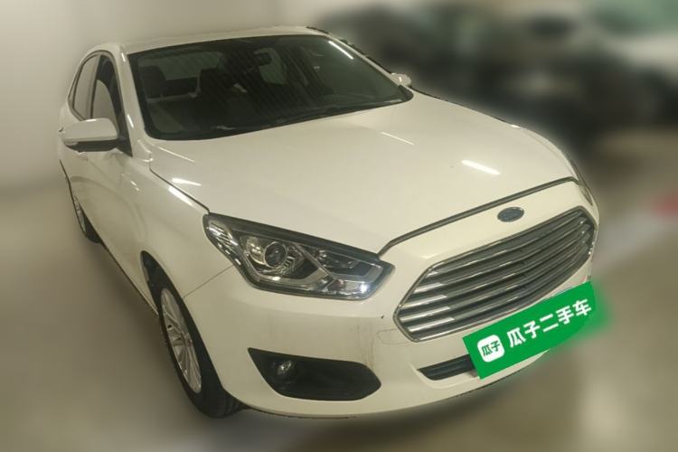 Used Ford Escort 2015 1.5L Manual Comfort Model Front Right 45 Deg