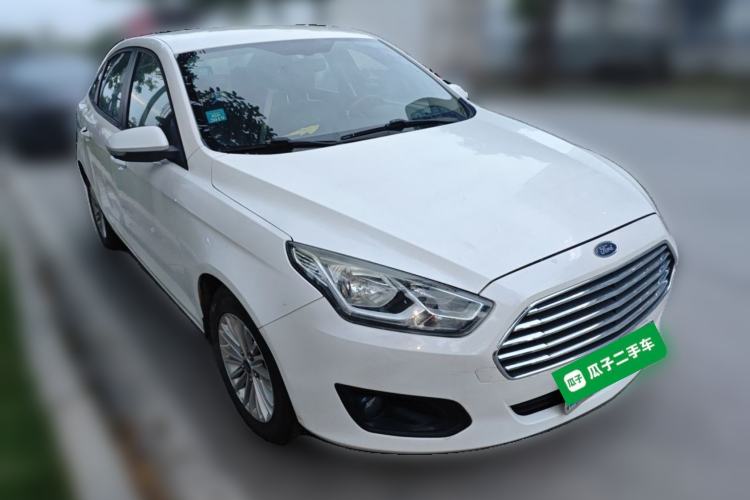 Used Ford Escort 2015 1.5L Manual Comfort Model Front Right 45 Deg