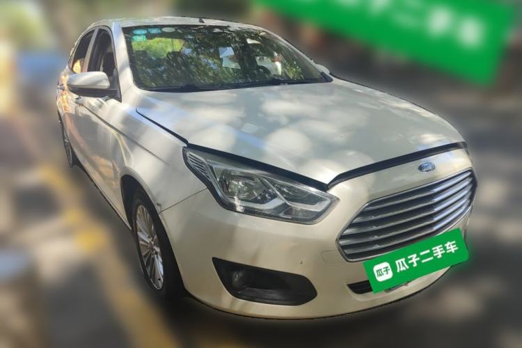 Used Ford Escort 2015 1.5L Automatic Comfort Edition Front Right 45 Deg