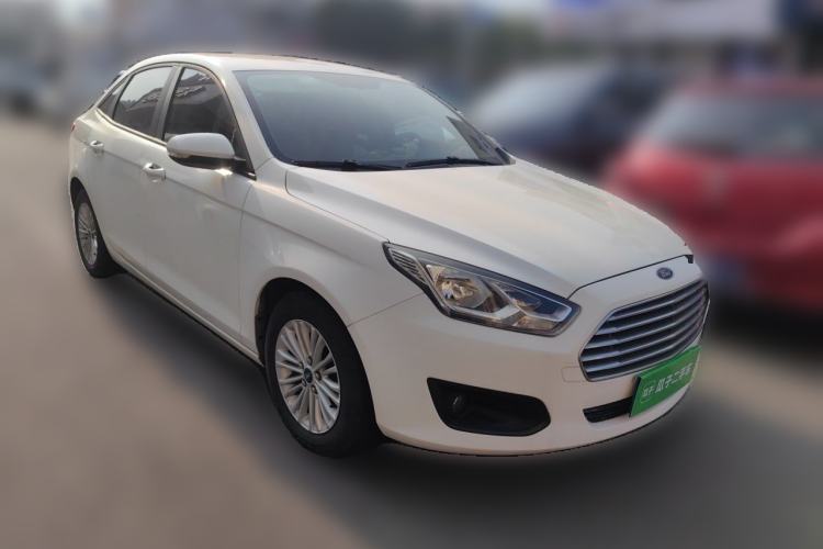 Used Ford Escort 2015 1.5L Automatic Comfort Edition Front Right 45 Deg