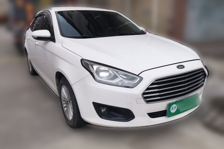 Used Ford Escort 2015 1.5L Automatic Comfort Edition Front Right 45 Deg