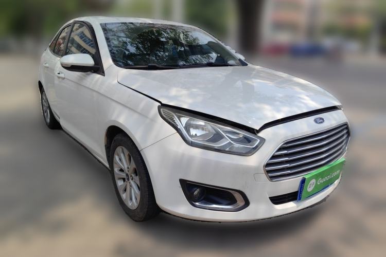 Used Ford Escort 2015 1.5L Automatic Fashion Model Front Right 45 Deg
