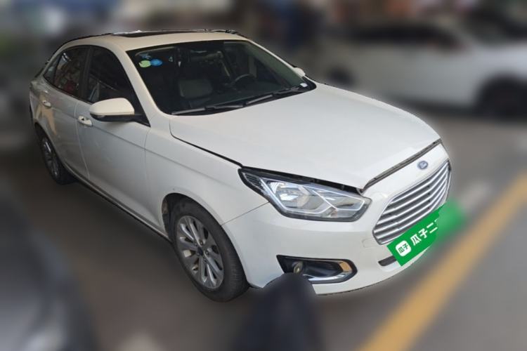 Used Ford Escort 2015 1.5L Automatic Fashion Model Front Right 45 Deg