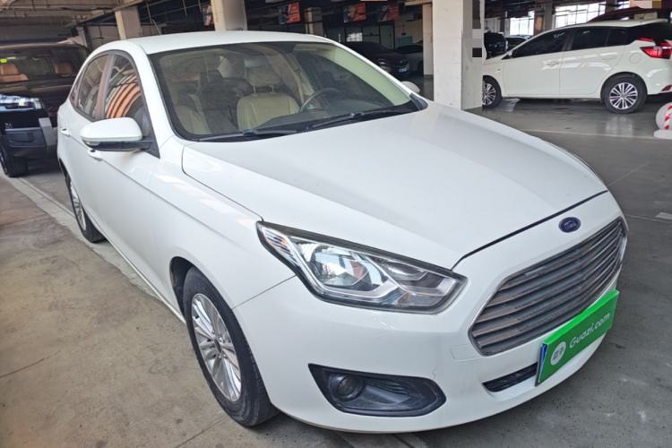 Used Ford Escort 2015 1.5L Manual Comfort Model Front Right 45 Deg