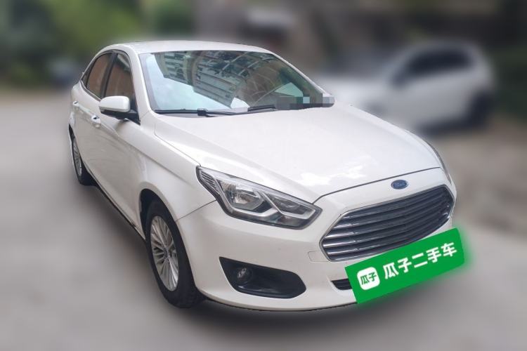 Used Ford Escort 2015 1.5L Automatic Comfort Edition Front Right 45 Deg