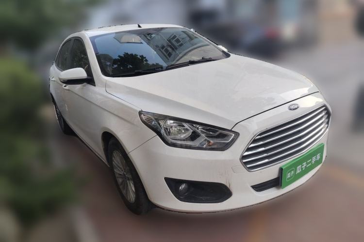 Used Ford Escort 2015 1.5L Automatic Comfort Edition Front Right 45 Deg
